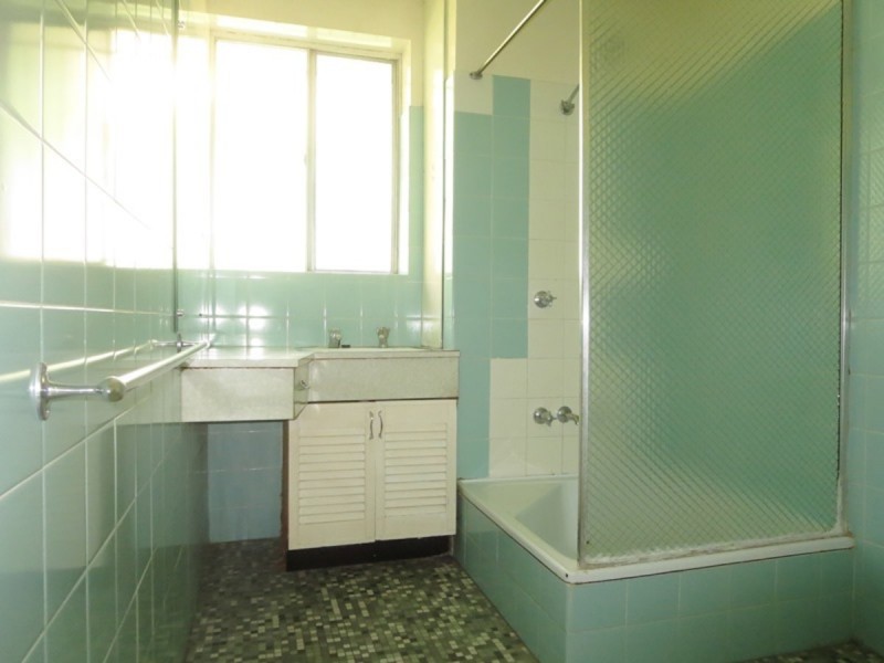 2/42 Pembroke Road, Coorparoo QLD 4151