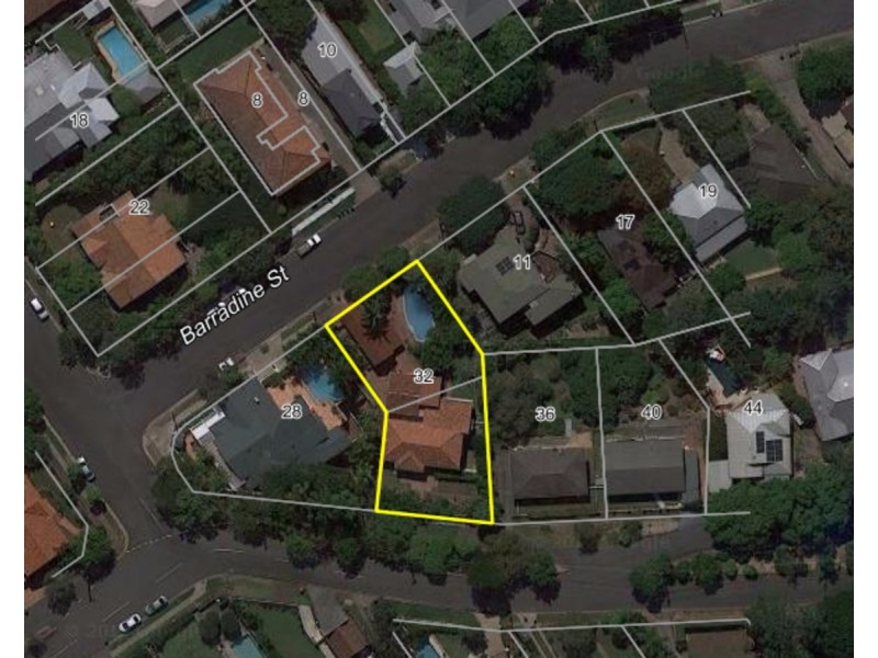 32 Henzell Terrace, Greenslopes QLD 4120