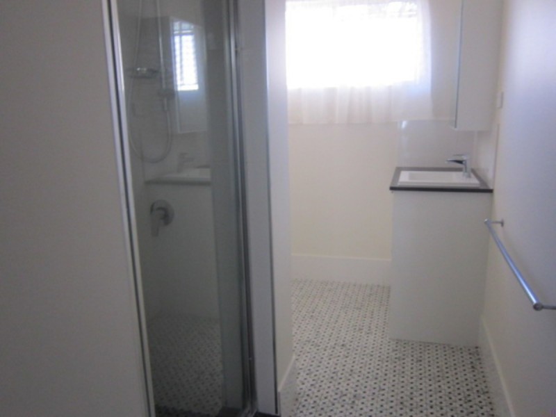 2/19 Amelia Street, Coorparoo QLD 4151