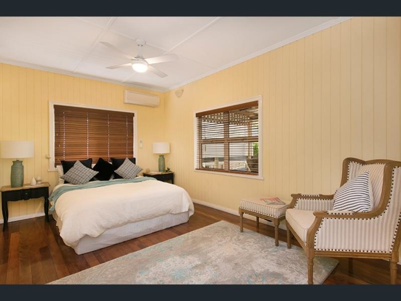 80 Abbotsleigh Street, Holland Park QLD 4121