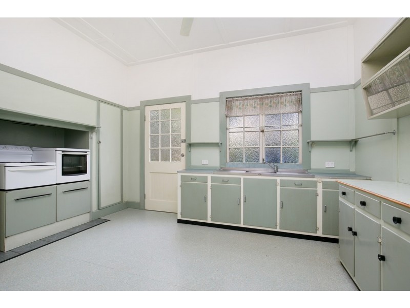 47 Pinecroft Street, Camp Hill QLD 4152