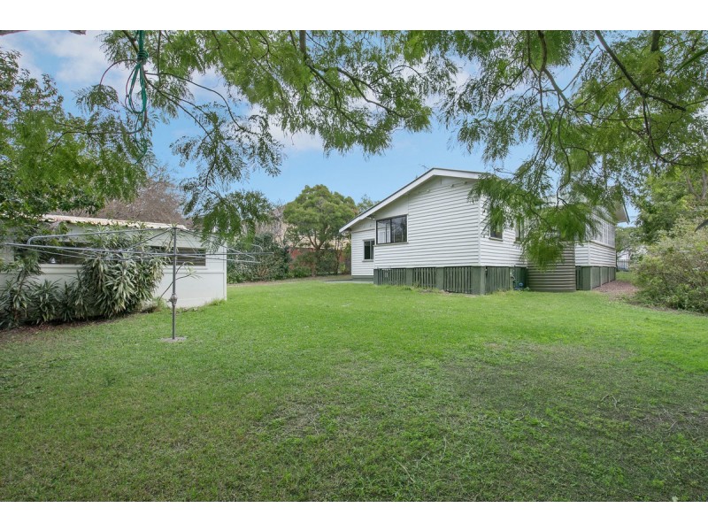 47 Pinecroft Street, Camp Hill QLD 4152
