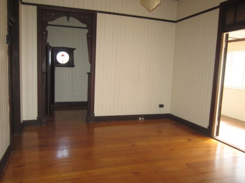 27 Robinson Street, Coorparoo QLD 4151