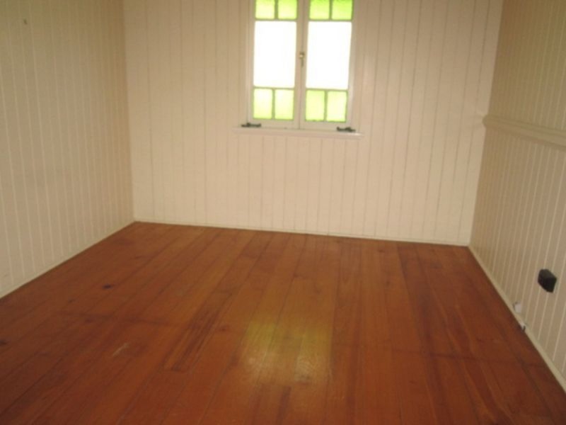 27 Robinson Street, Coorparoo QLD 4151