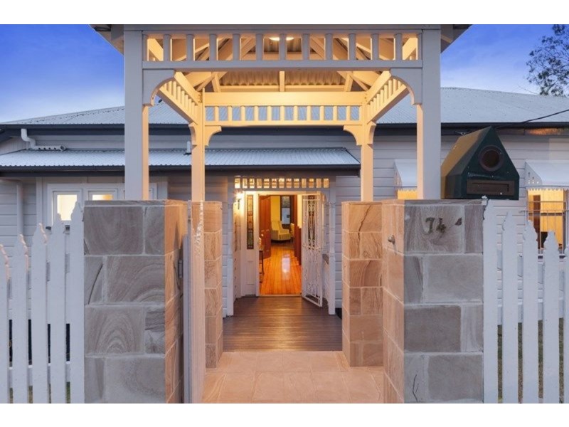 74 Wylie Avenue, Coorparoo QLD 4151