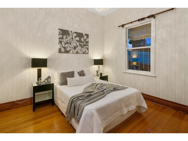 74 Wylie Avenue, Coorparoo QLD 4151