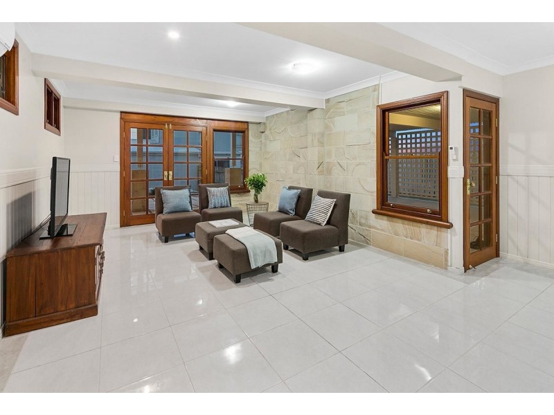 74 Wylie Avenue, Coorparoo QLD 4151