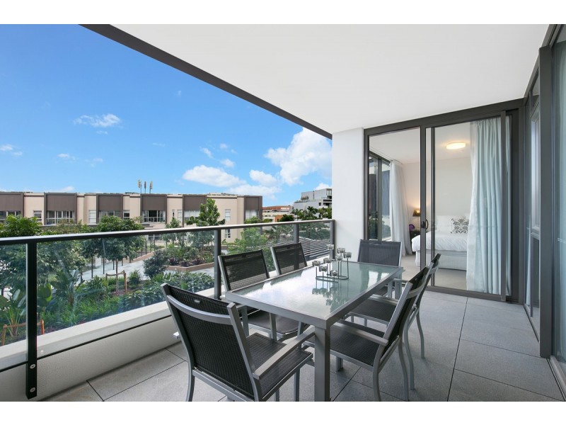 1044/12 Longland Street, Newstead QLD 4006