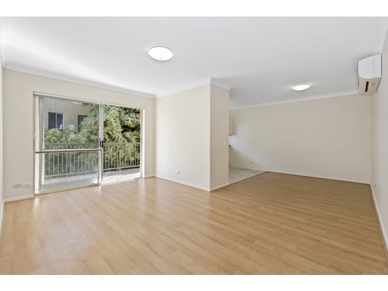 2/23 Macaulay Street, Coorparoo QLD 4151
