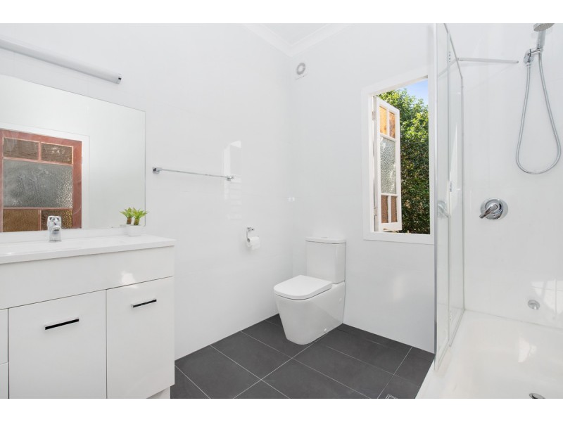 92 Cavendish Road, Coorparoo QLD 4151