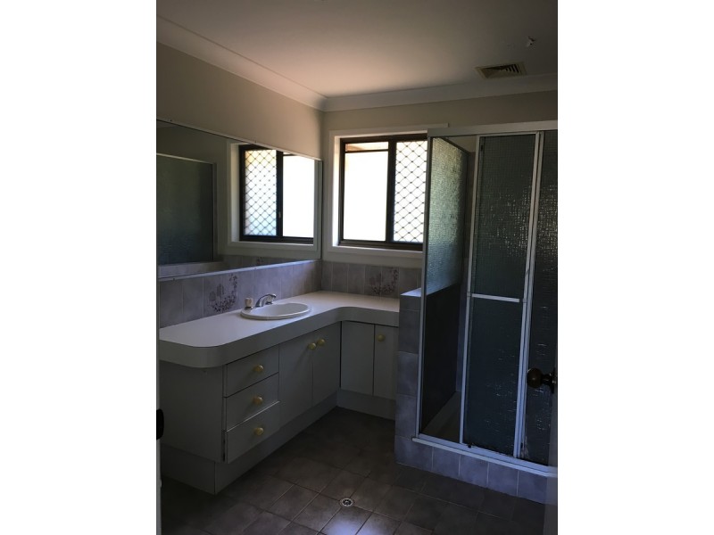 70 Bridgnorth Street, Carindale QLD 4152