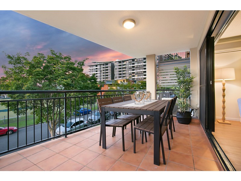 36/55 Harries Road, Coorparoo QLD 4151