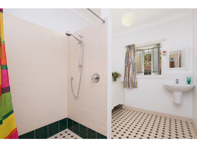 40 Robinson Street, Coorparoo QLD 4151