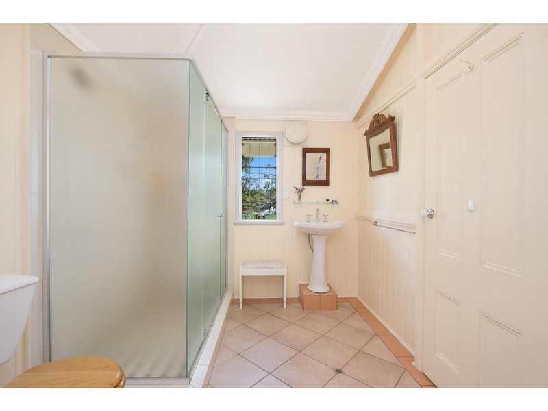 40 Robinson Street, Coorparoo QLD 4151