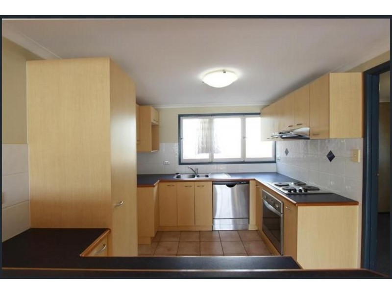 8B Brinawa Street, Camp Hill QLD 4152