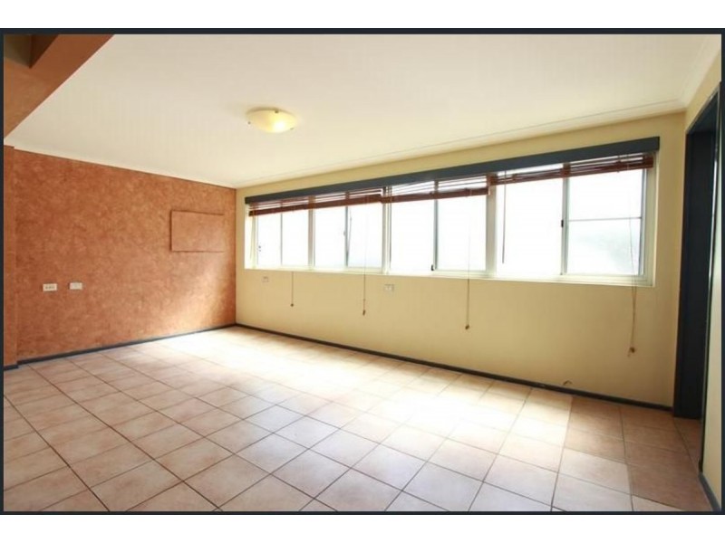 8B Brinawa Street, Camp Hill QLD 4152