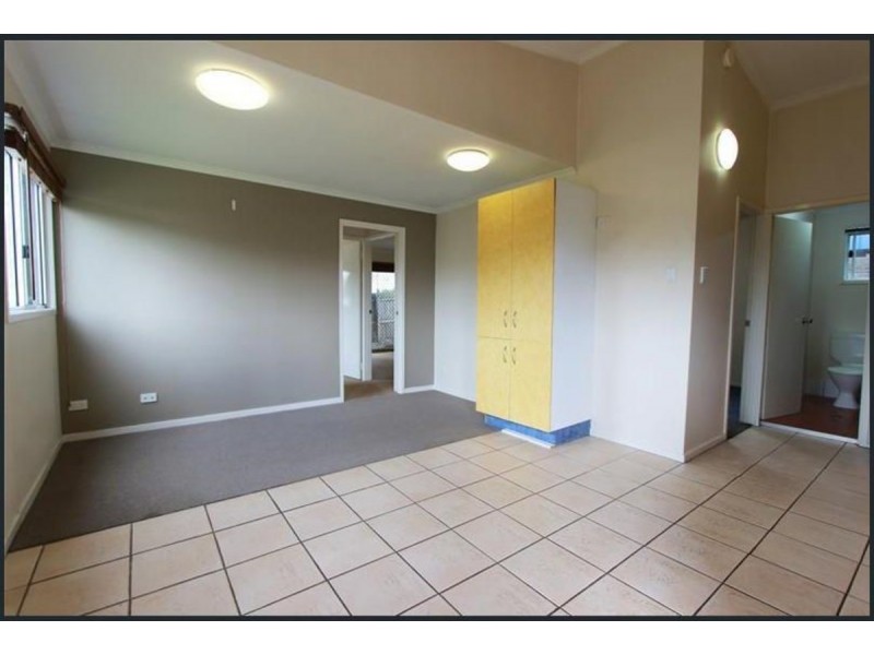 15B Captain Street, Holland Park West QLD 4121