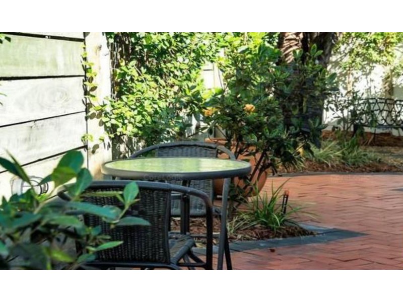 1/72 Wellington Street, Coorparoo QLD 4151