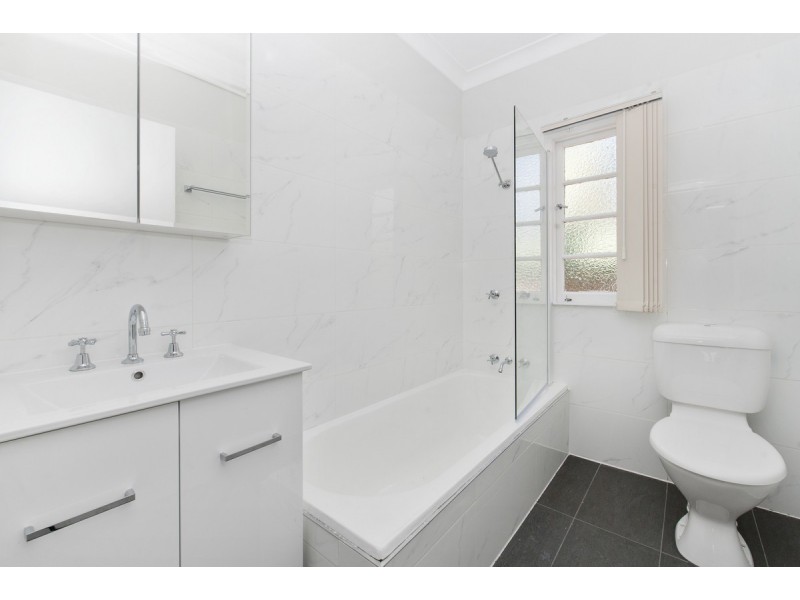 70 Stanley Road, Camp Hill QLD 4152