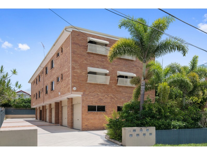 2/19 Vera Street, Greenslopes QLD 4120