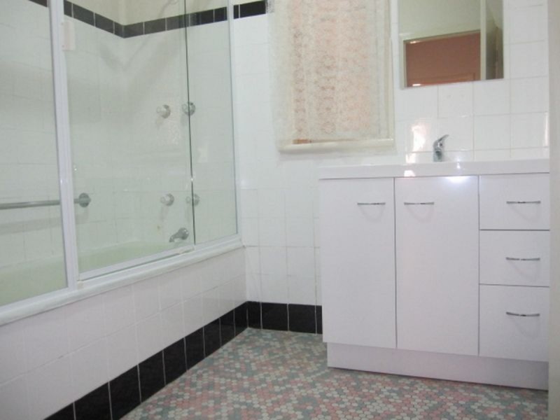 52 Pear Street, Greenslopes QLD 4120