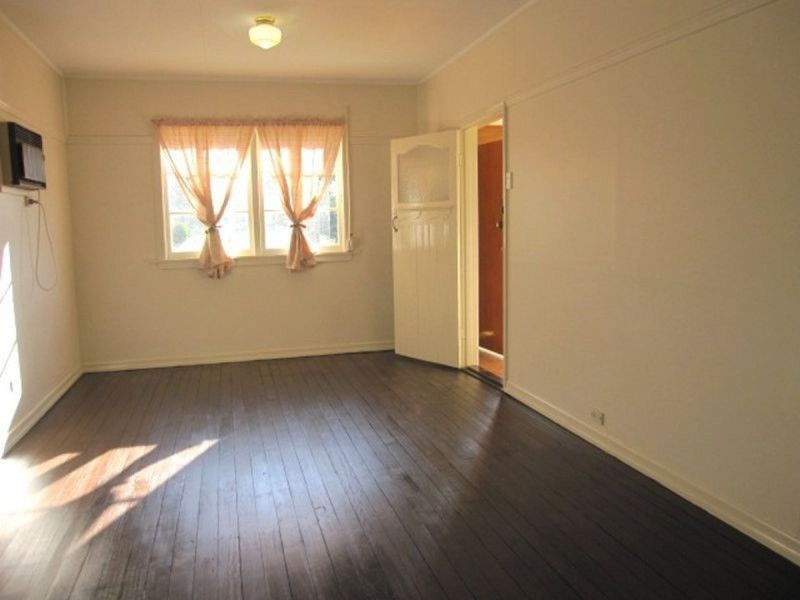 52 Pear Street, Greenslopes QLD 4120