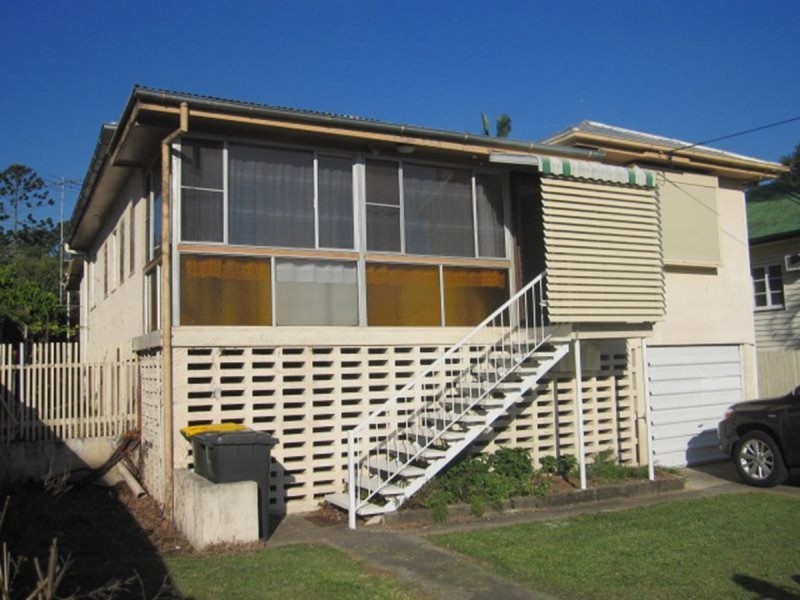 52 Pear Street, Greenslopes QLD 4120