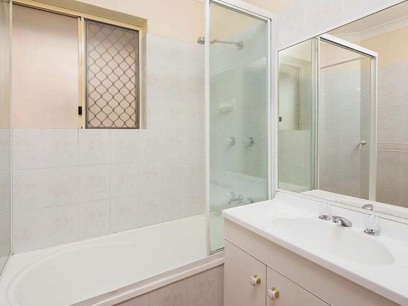 4/45 Eighth Avenue, Coorparoo QLD 4151