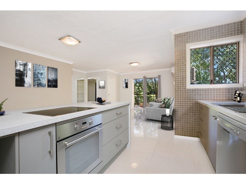 2/70 Jellicoe Street, Coorparoo QLD 4151