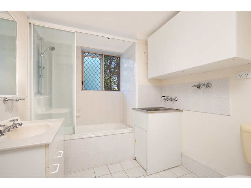 2/70 Jellicoe Street, Coorparoo QLD 4151