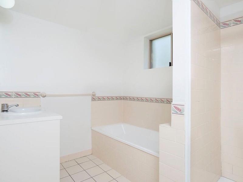 2/560 Old Cleveland Road, Camp Hill QLD 4152