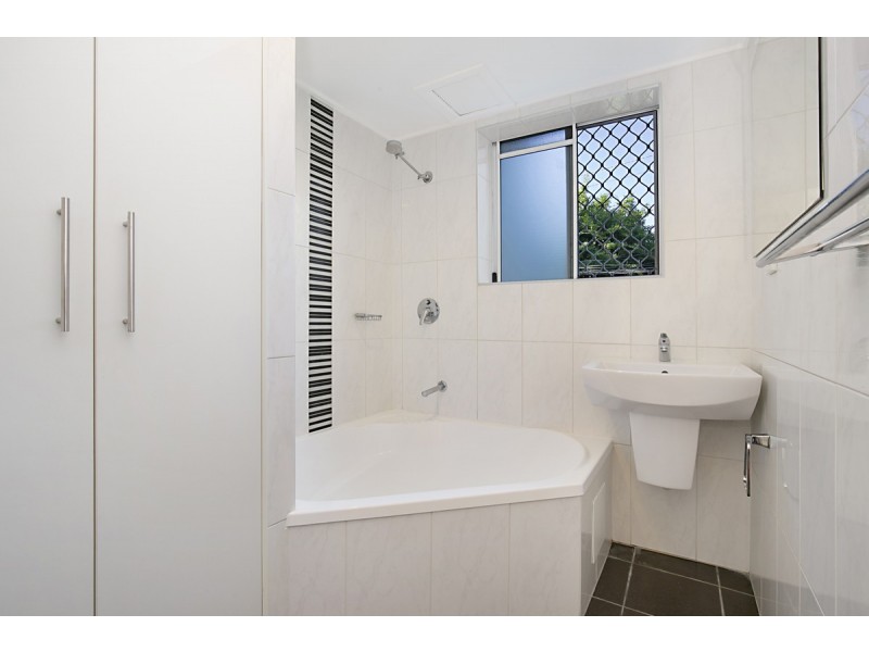 17/7 Main Avenue, Coorparoo QLD 4151