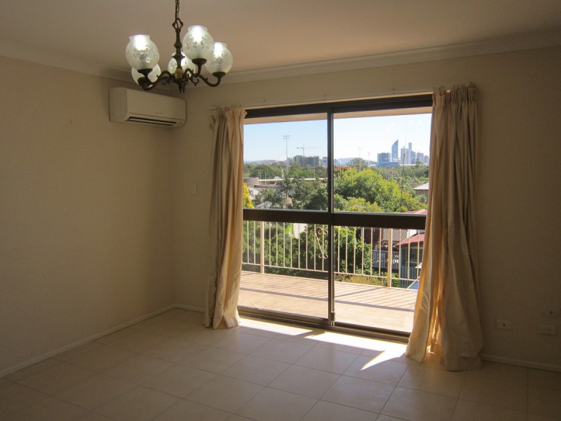 5/8 Baragoola Street, Coorparoo QLD 4151