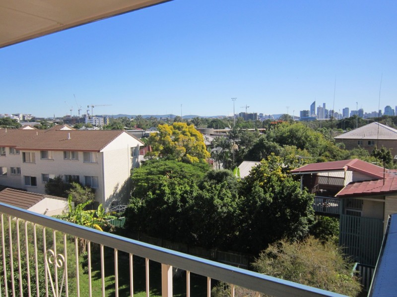 5/8 Baragoola Street, Coorparoo QLD 4151
