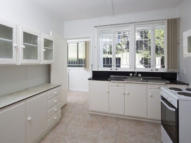 59 Oxley Drive, Holland Park QLD 4121