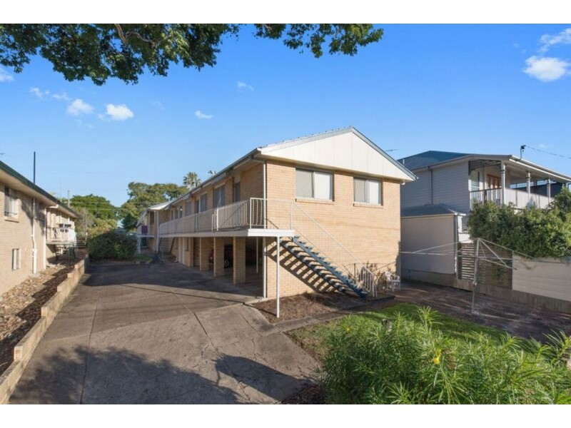 2/32 Barnes Avenue, Coorparoo QLD 4151