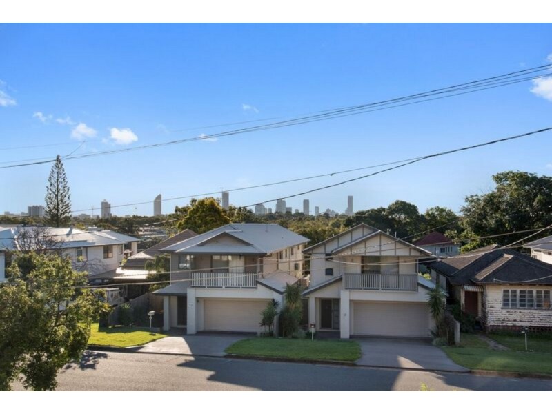 2/32 Barnes Avenue, Coorparoo QLD 4151