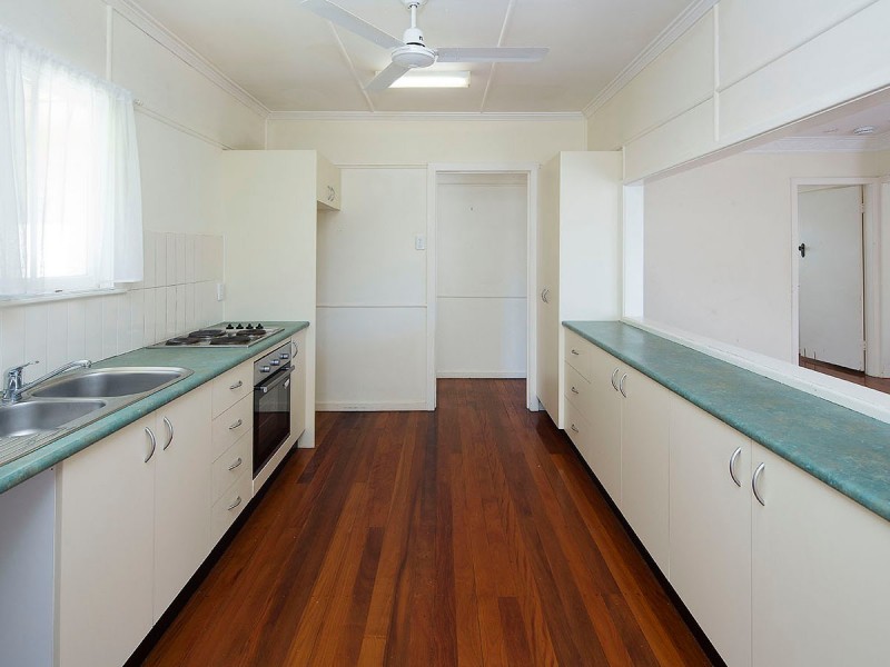 147 Porteus Drive, Seven Hills QLD 4170