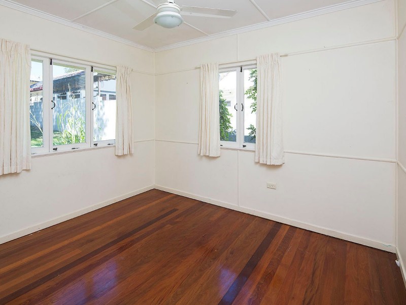 147 Porteus Drive, Seven Hills QLD 4170