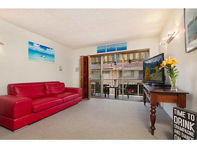 2/32 Macaulay Street, Coorparoo QLD 4151