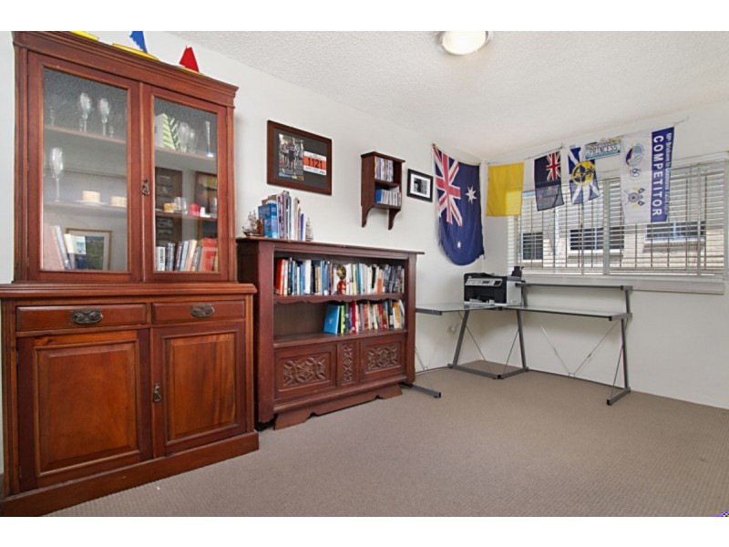 2/32 Macaulay Street, Coorparoo QLD 4151