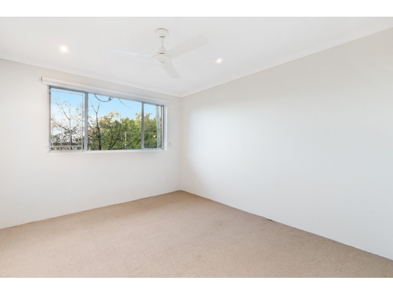 3/96 Victoria Terrace, Greenslopes QLD 4120