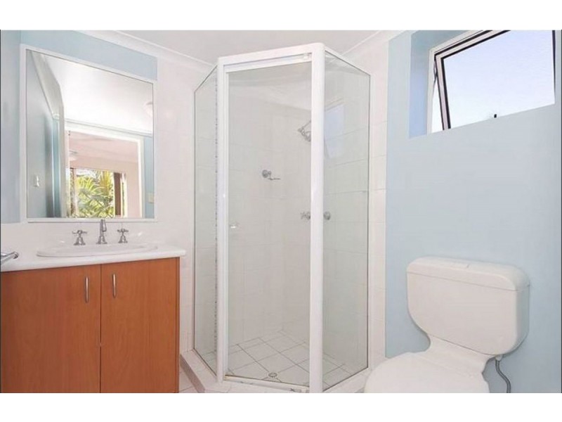 6/24 Mclay Street, Coorparoo QLD 4151