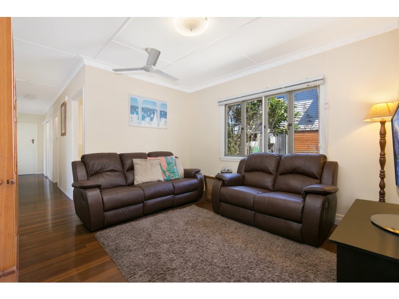 15 Myall Street, Norman Park QLD 4170