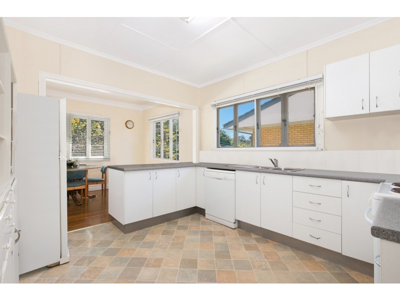 15 Myall Street, Norman Park QLD 4170