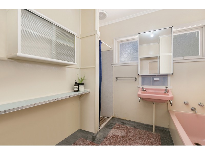 15 Myall Street, Norman Park QLD 4170