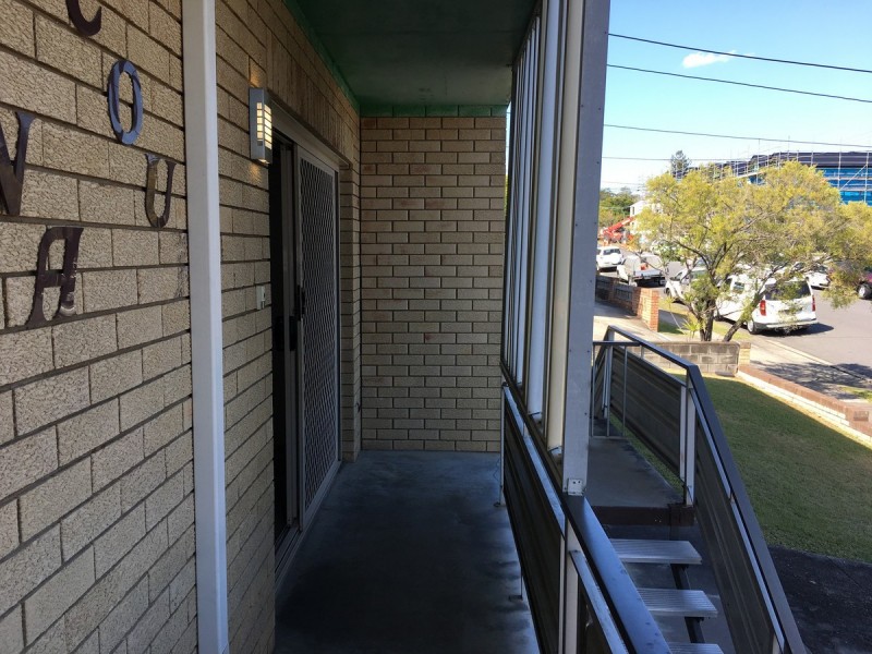 1/4 Nicklin Street, Coorparoo QLD 4151