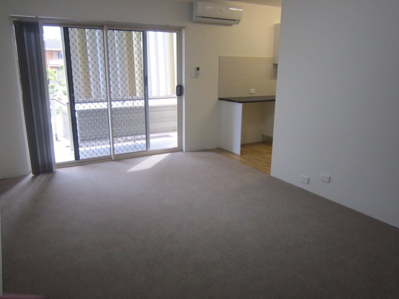 1/4 Nicklin Street, Coorparoo QLD 4151