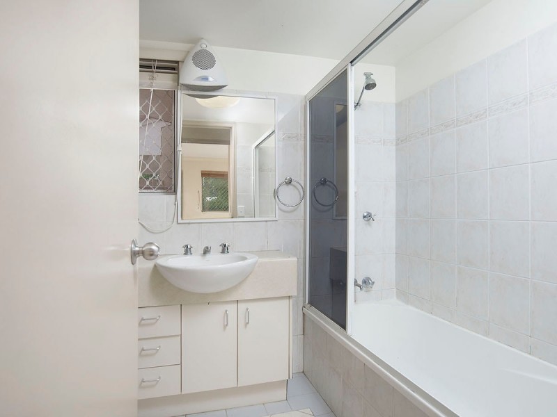 1/85 Kitchener Street, Coorparoo QLD 4151