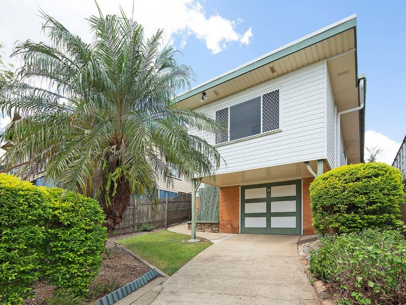 25 Brentnall Street, Norman Park QLD 4170